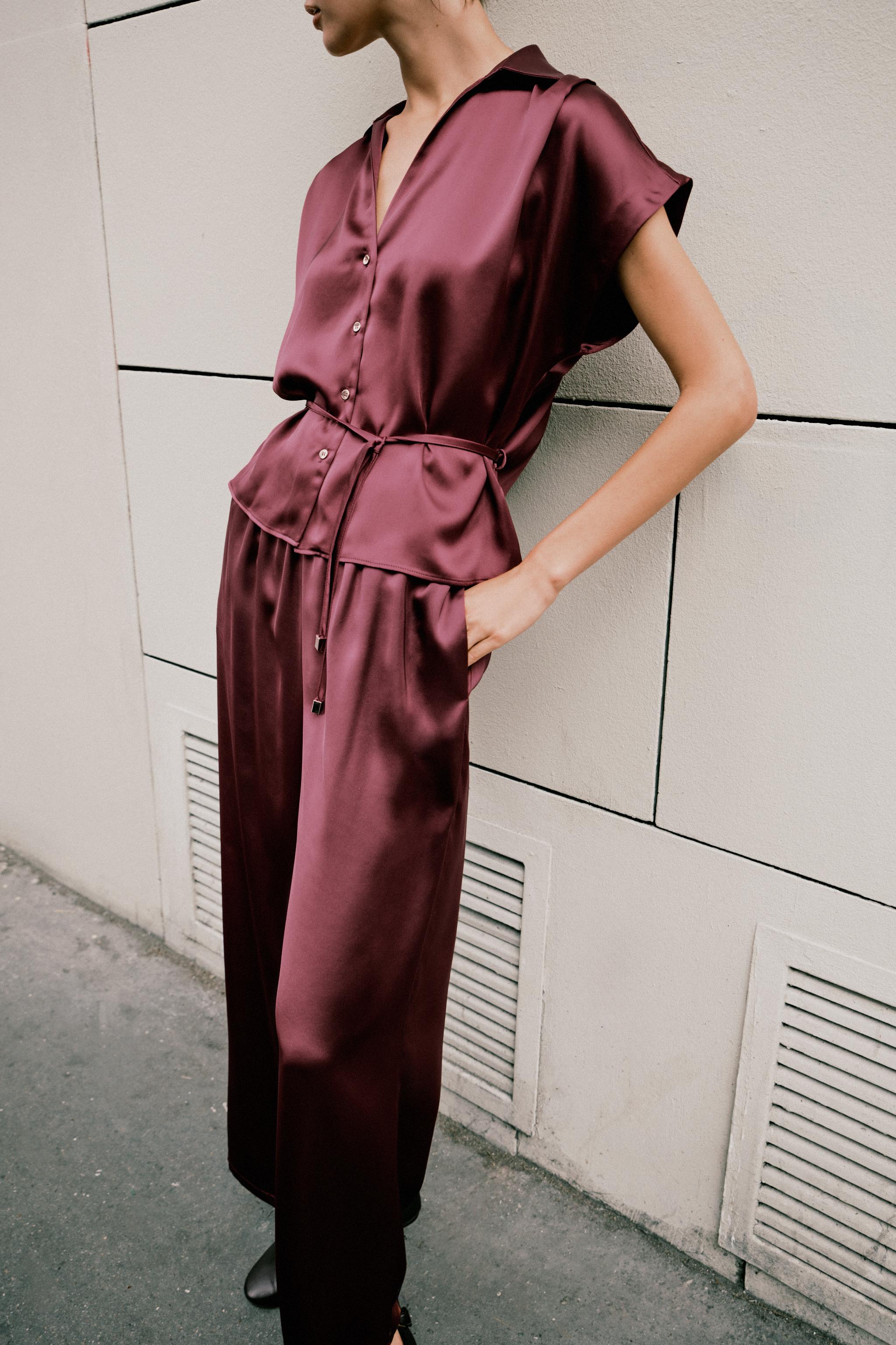 HIGH-WAISTED SLIM PANTS